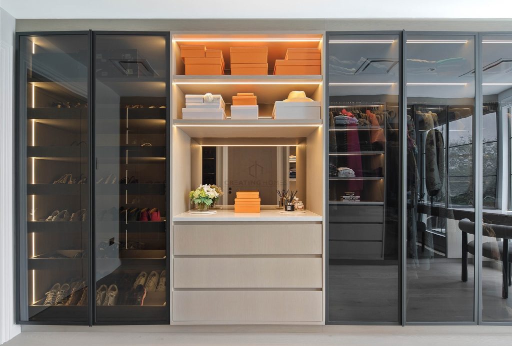 wardrobe in Creating Homes' project Casa Blanca, located in Jumeirah Islands, Dubai